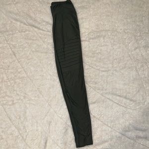 Green Textured Leggings